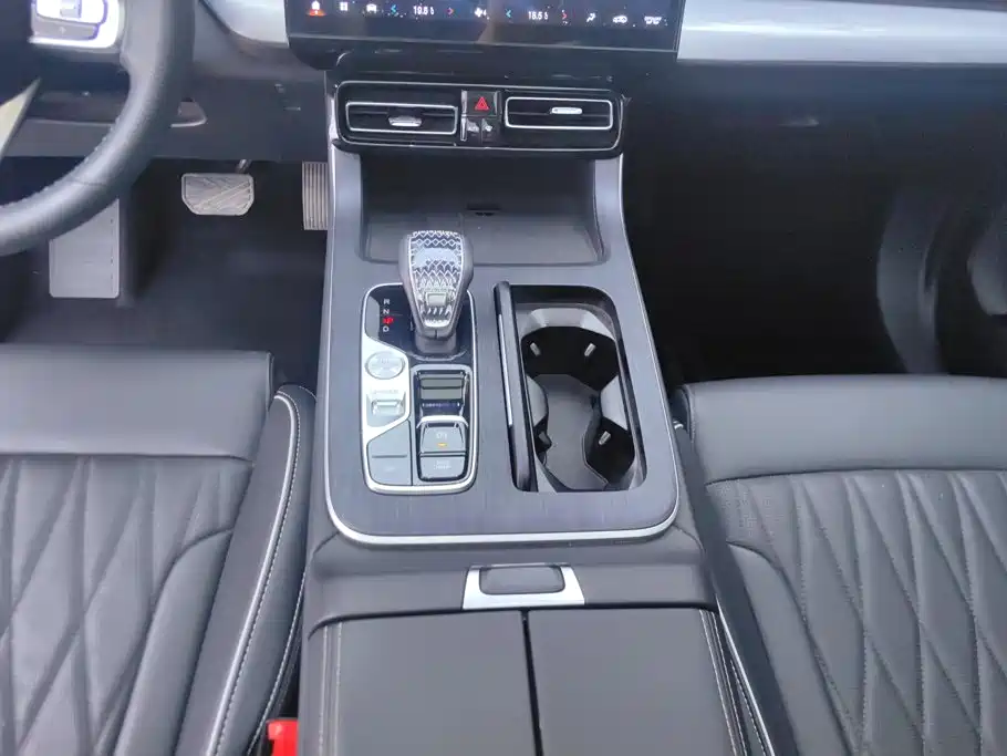 Trumpchi GS8 2024 Pilot Series 2.0TGDI 2WD Luxury Connected Edition 7 Seats купить на сайте DeffCars