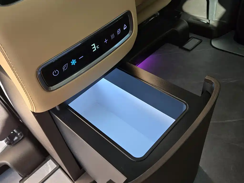 Denza D9 2024 DM-i 980 four-wheel drive flagship model купить на сайте DeffCars