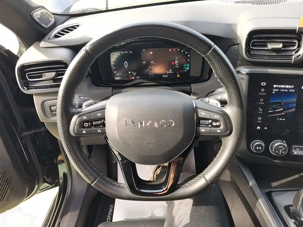 Lynk & Co 03 2021 1.5TD DCT Champion Edition купить на сайте DeffCars