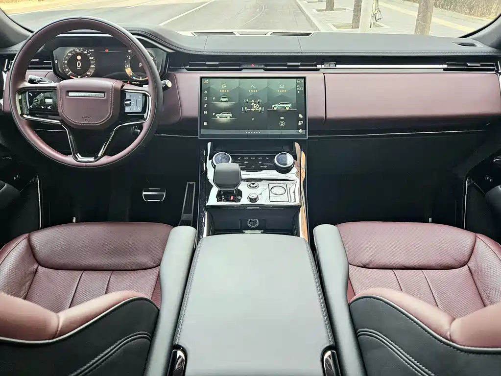 Range Rover Sport 2023 400PS Dynamic SE купить на сайте DeffCars