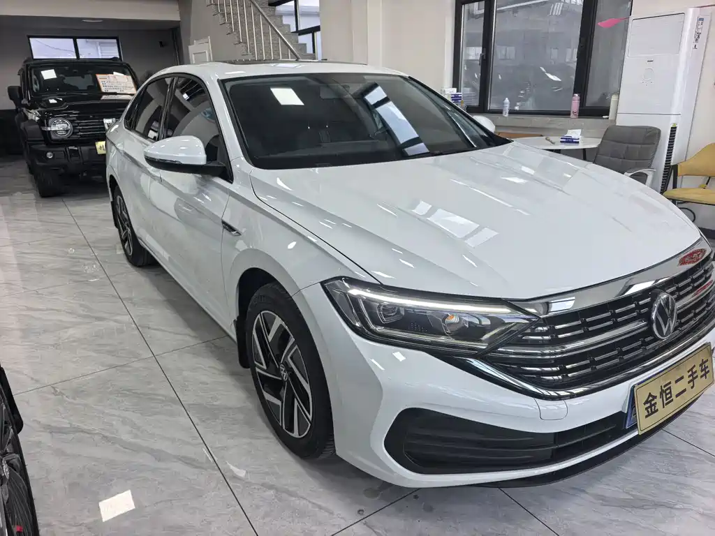 Sagitar 2025 300TSI DSG Flyover Edition купить на сайте DeffCars