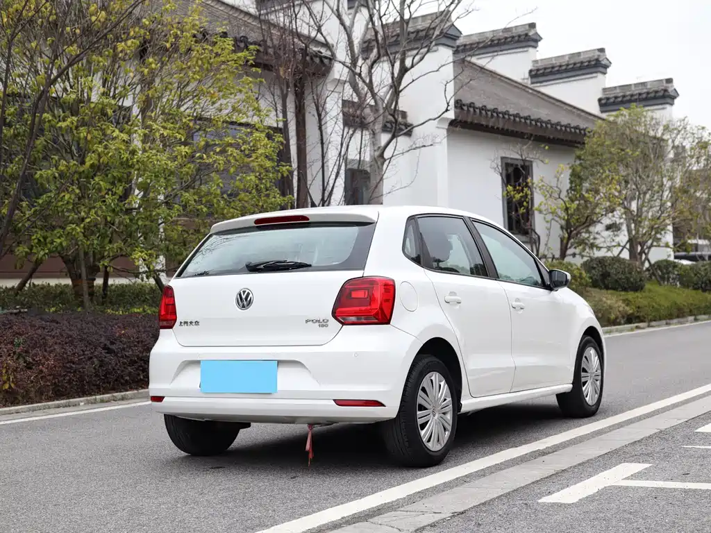 Polo 2016 1.6L automatic comfort model купить на сайте DeffCars
