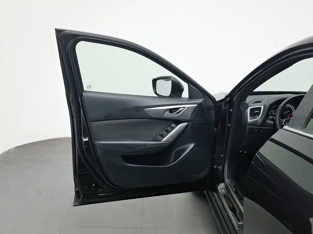 Mazda CX-4 2018 2.0L automatic two-wheel drive Blue Sky Vibrant Edition National V купить на сайте DeffCars
