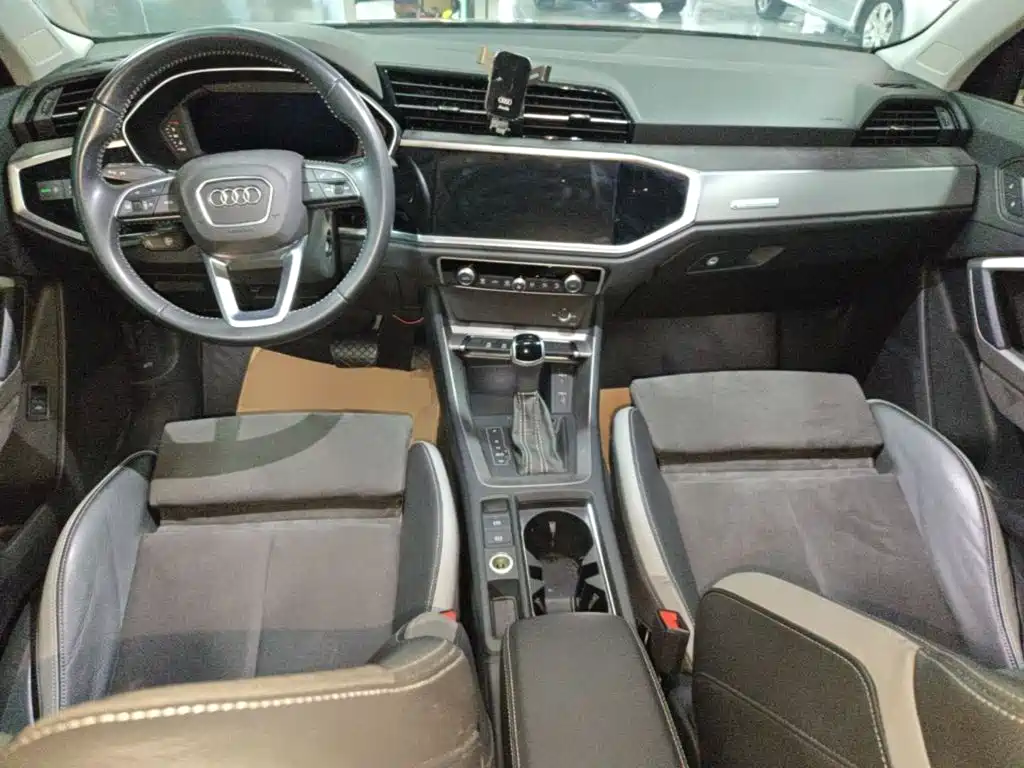 Audi Q3 2021 35 TFSI aggressive and dynamic model купить на сайте DeffCars