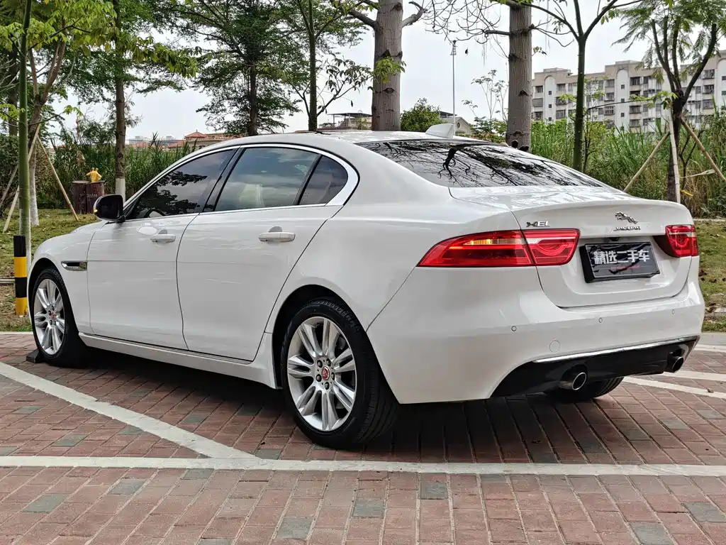 Jaguar XEL 2018 2.0T 200PS Exclusive Edition купить на сайте DeffCars