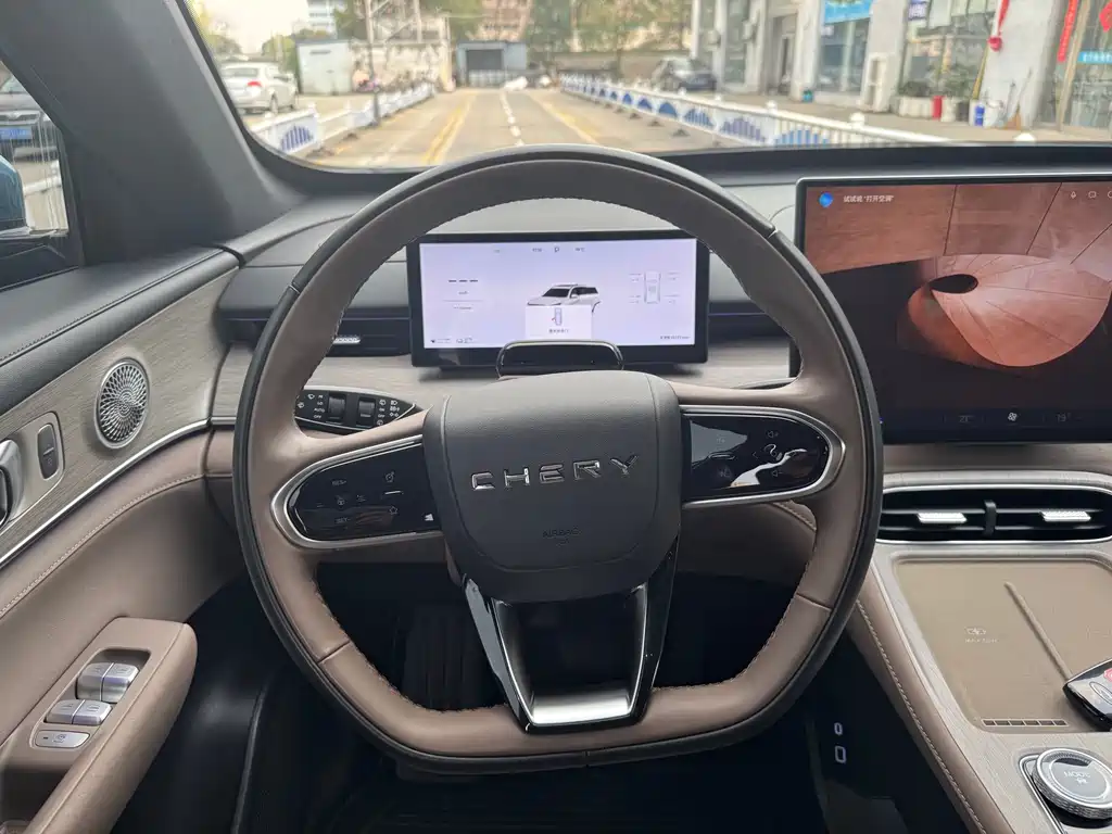 Tiggo 8 PLUS C-DM 2025 model 1.5T 116km comfortable 7 seats купить на сайте DeffCars