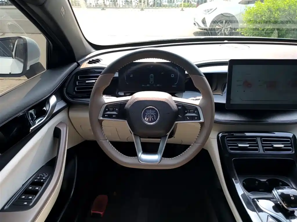 Qin PLUS 2024 Honor Edition DM-i 55KM Leading Model купить на сайте DeffCars
