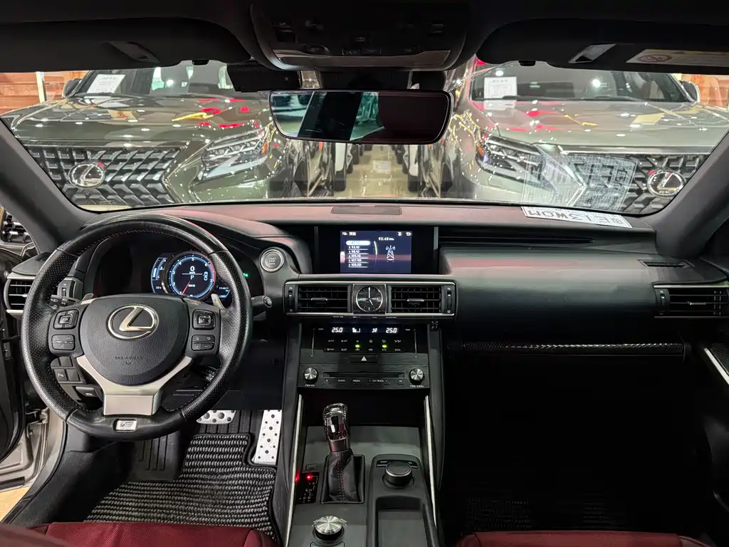 Lexus IS 2017 300 F SPORT Edition купить на сайте DeffCars