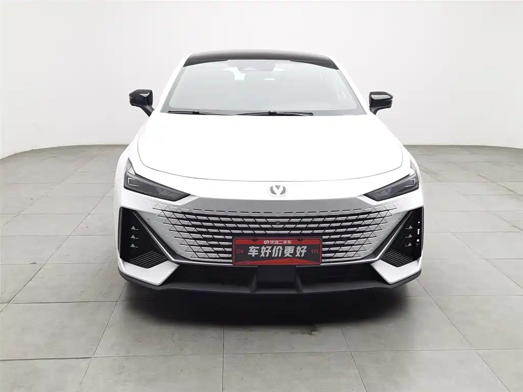 Changan UNI-V 2022 1.5T smart pilot model купить на сайте DeffCars