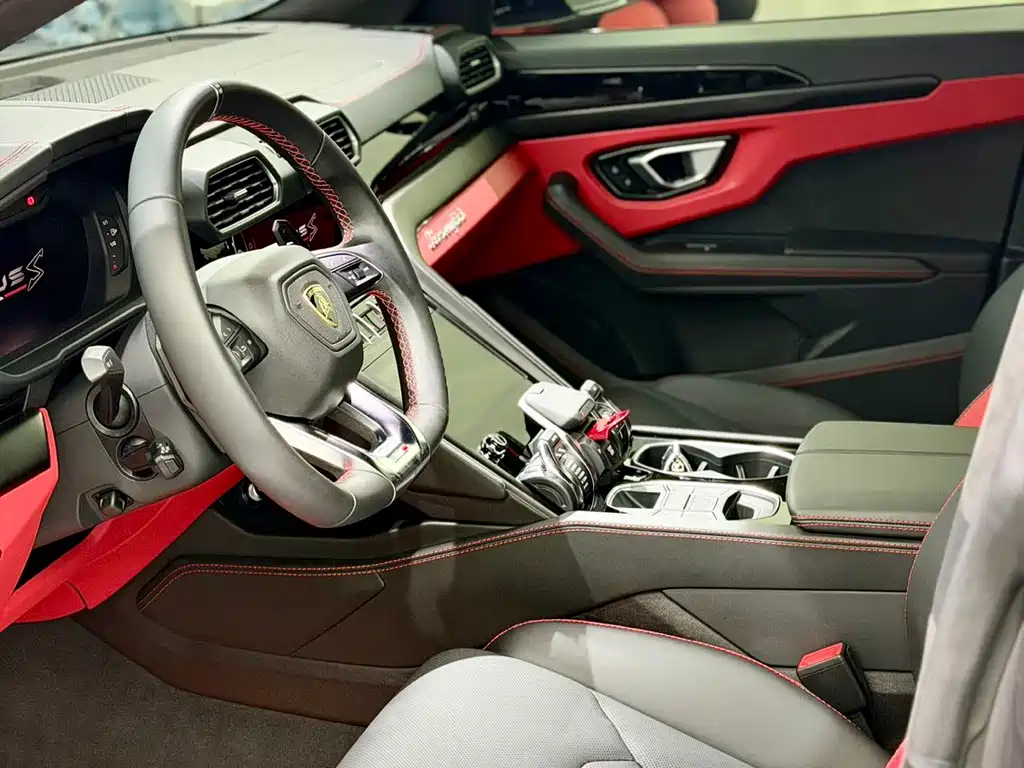 Urus 2023 4.0T V8 S купить на сайте DeffCars