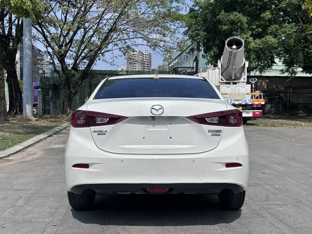 Mazda3 Angkesela 2017 Sedan 1.5L Manual Comfort Type National VI купить на сайте DeffCars