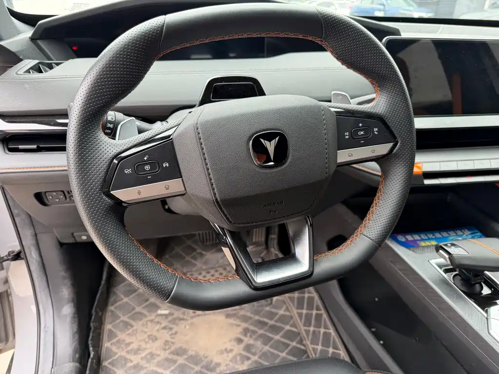 Changan UNI-V 2022 1.5T sports version купить на сайте DeffCars
