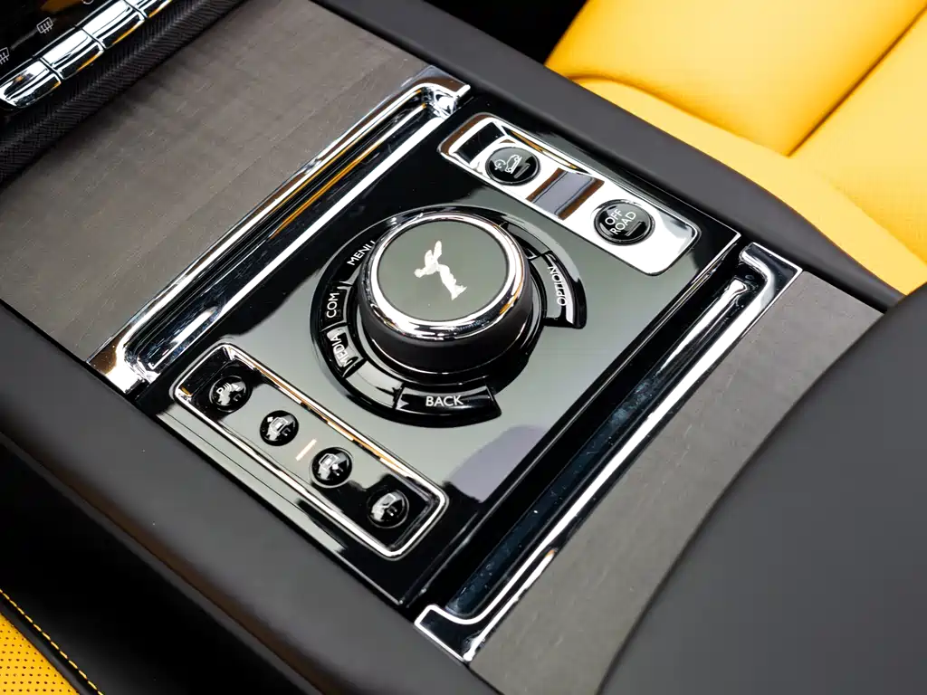 Cullinan 2018 five-seater version купить на сайте DeffCars
