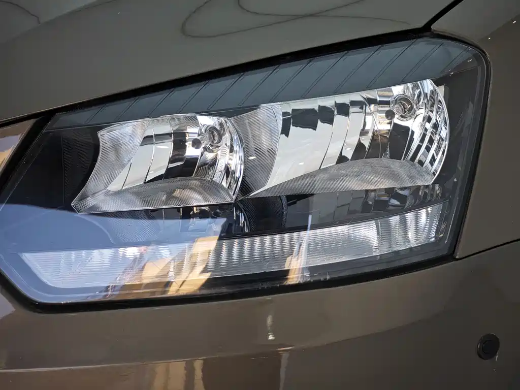 Yeti 2017 TSI280 DSG forward version купить на сайте DeffCars