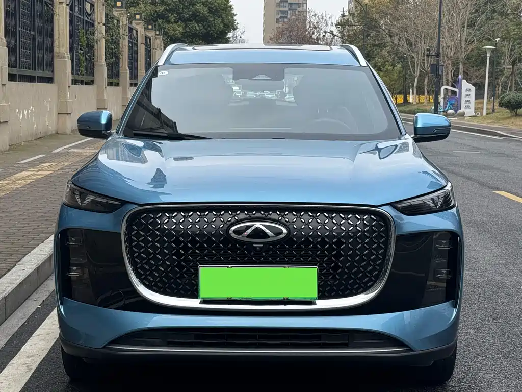 Tiggo 8 PLUS C-DM 2025 model 1.5T 116km premium type 5 seats купить на сайте DeffCars