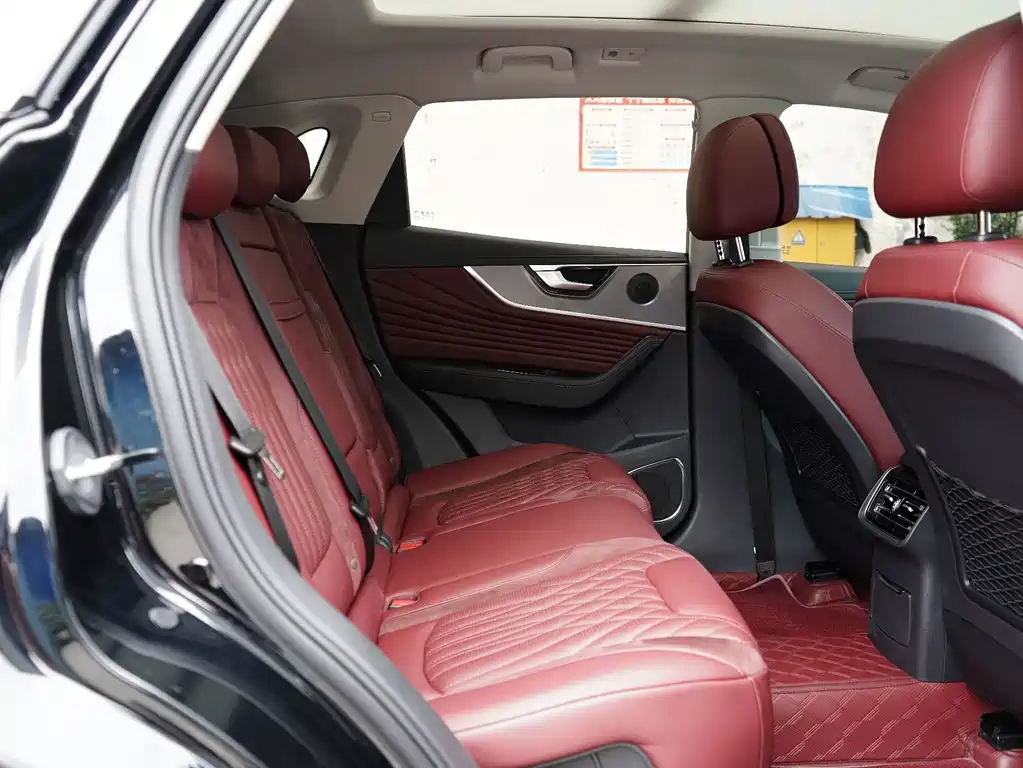 Hongqi HS5 2023 2.0T Qixiang Pro version купить на сайте DeffCars
