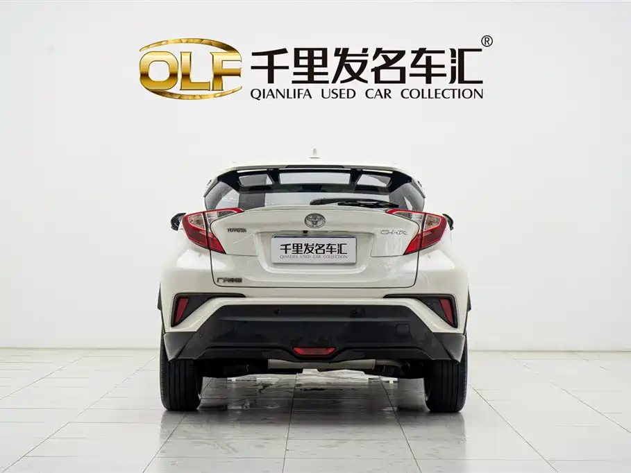 Toyota C-HR 2020 2.0L Leading Edition купить на сайте DeffCars