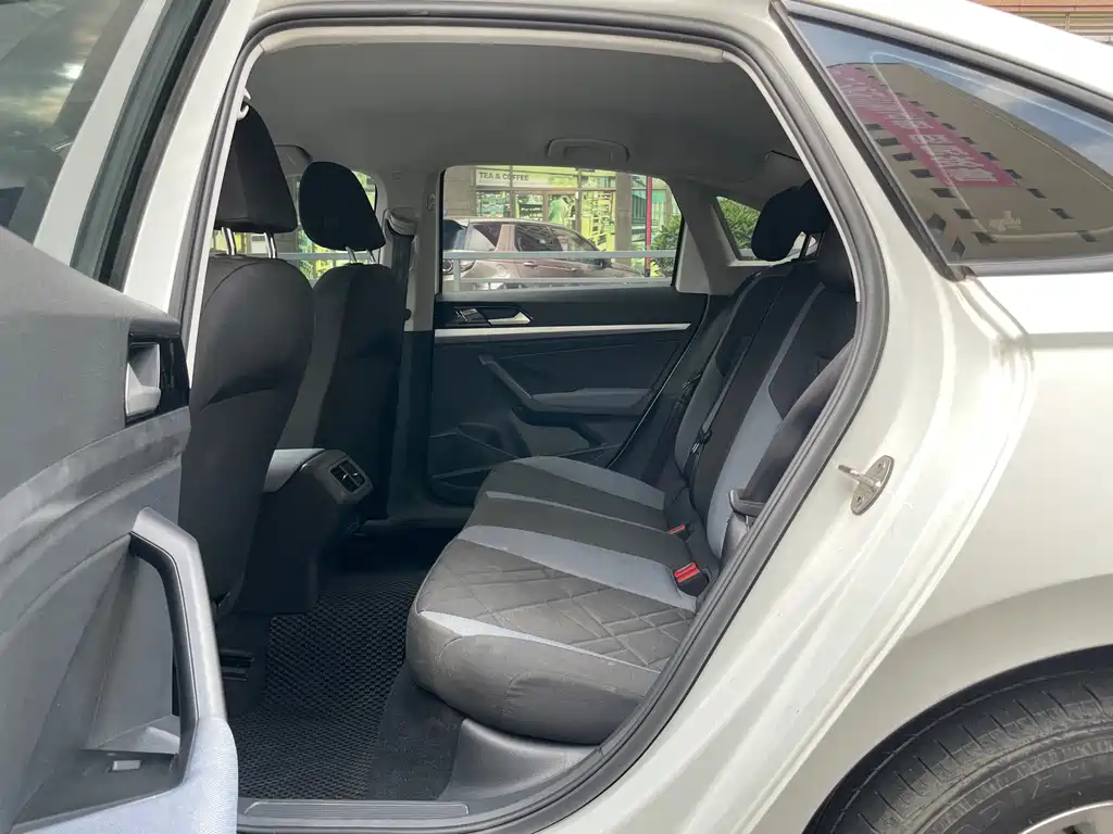 Lavida 2023 facelift 1.5L automatic Deyi version купить на сайте DeffCars
