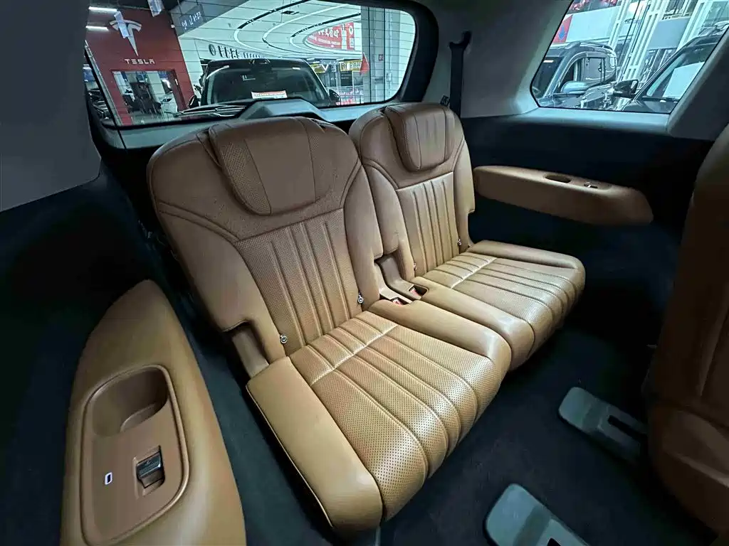 Trumpchi Yearning S9 2025 Qiankun UItra 6-seater купить на сайте DeffCars