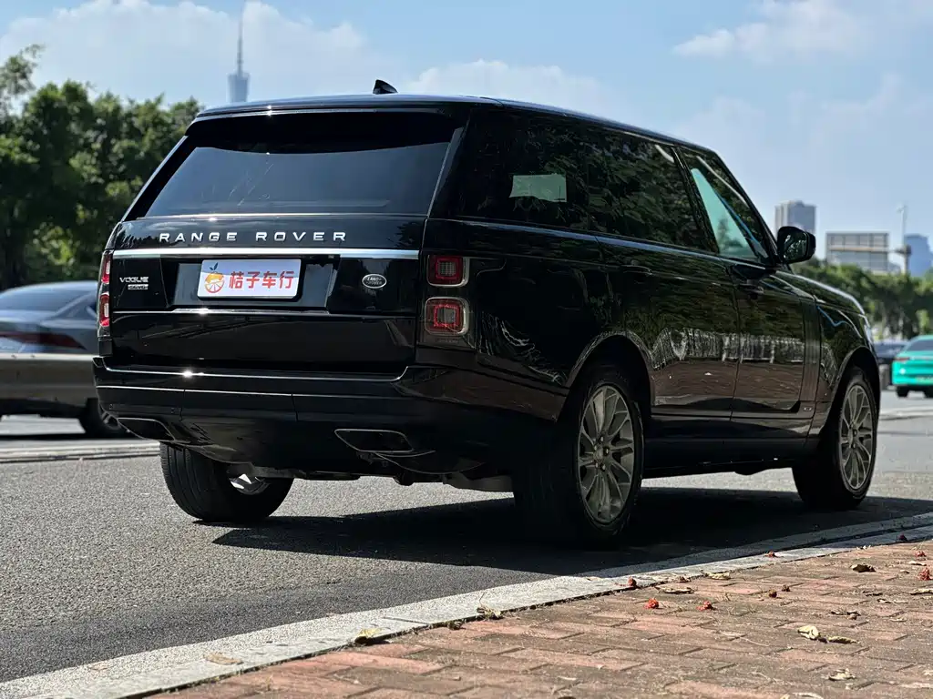 Range Rover 2018 3.0 SC V6 Vogue Extended Edition купить на сайте DeffCars