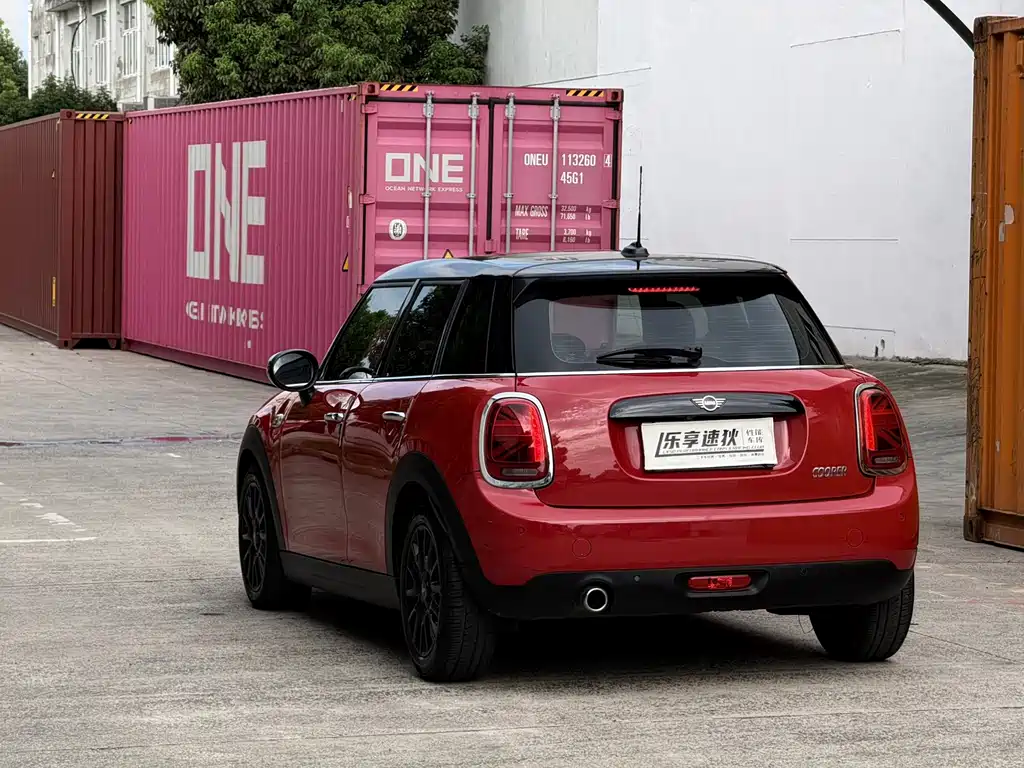 Mini 2020 1.5T Cooper Classic Pie Five Door Edition купить на сайте DeffCars