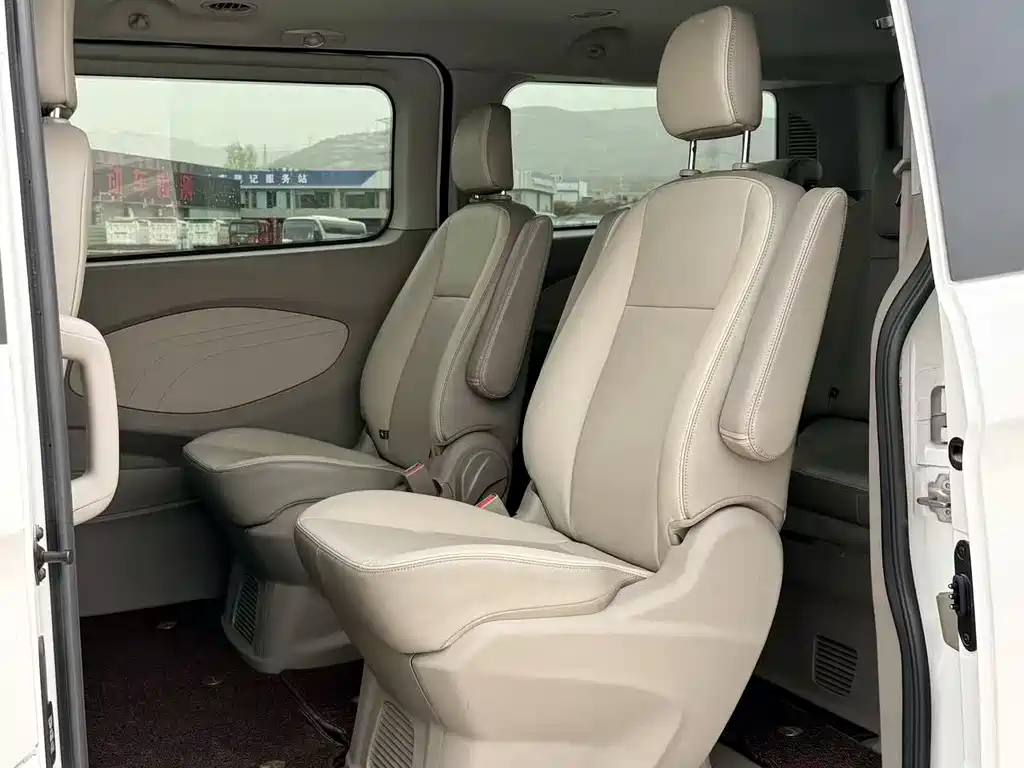 Tourio 2020 2.0T Automatic Elite Edition National VI купить на сайте DeffCars