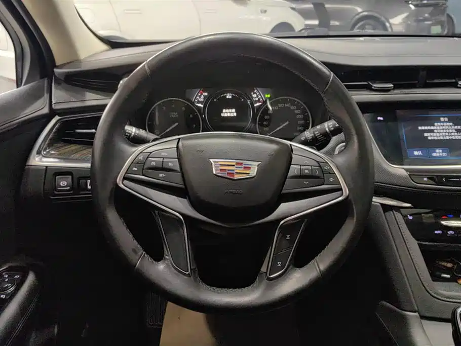 Cadillac XT5 2018 25T luxury model купить на сайте DeffCars