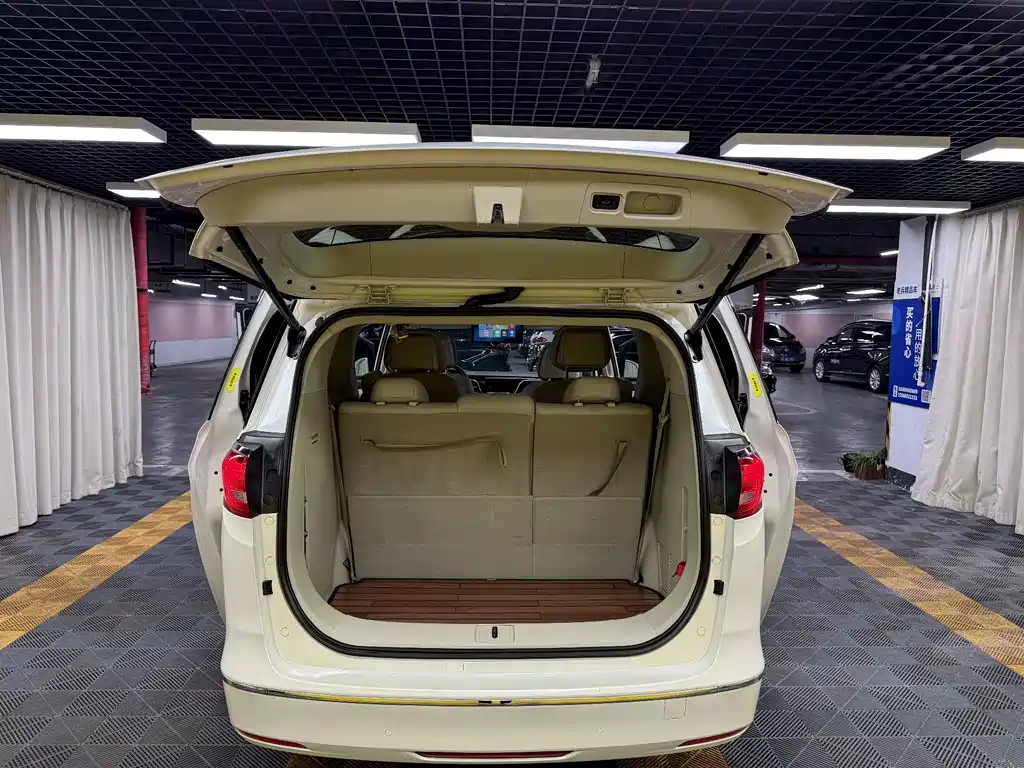 Buick GL8 2017 ES 28T Comfort Type National V купить на сайте DeffCars