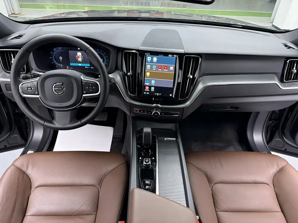 Volvo XC60 2025 B5 four-wheel drive Zhiyi Luxury Edition купить на сайте DeffCars