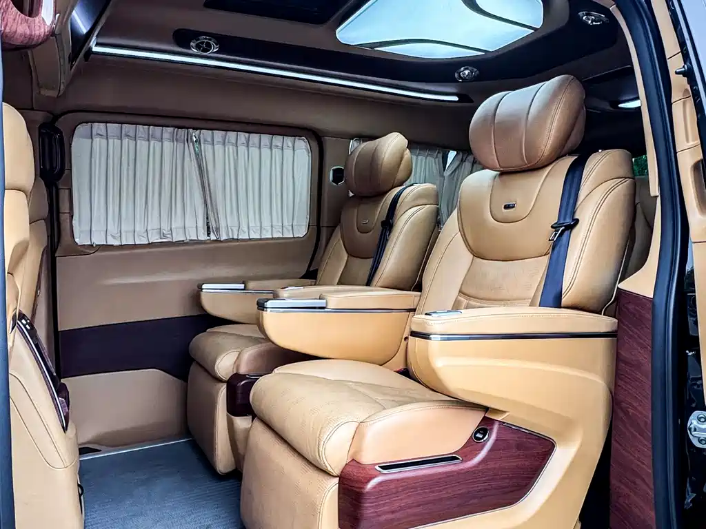 Mercedes-Benz V-Class 2022 V 260 L Long Wheelbase Luxury Edition купить на сайте DeffCars