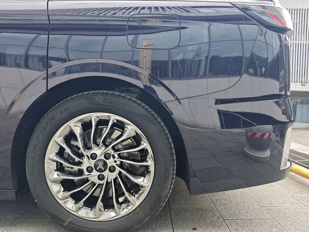 Lantu Dreamer 2024 PHEV ultra-long battery life flagship version купить на сайте DeffCars