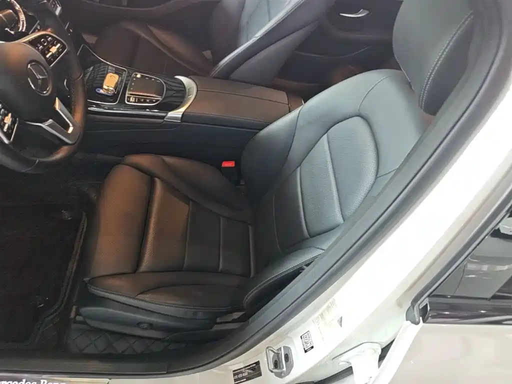 Mercedes-Benz GLC Coupe 2021 GLC 260 4MATIC Coupe SUV купить на сайте DeffCars