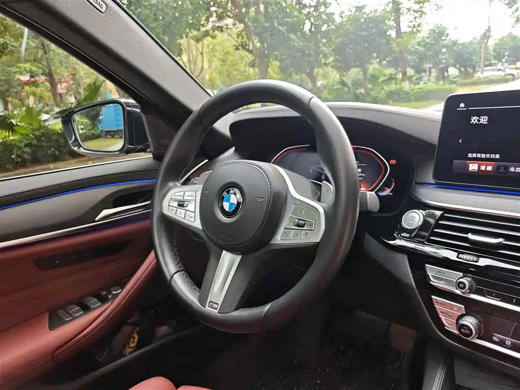 BMW 5 Series 2023 530Li Exclusive M Sports Package купить на сайте DeffCars