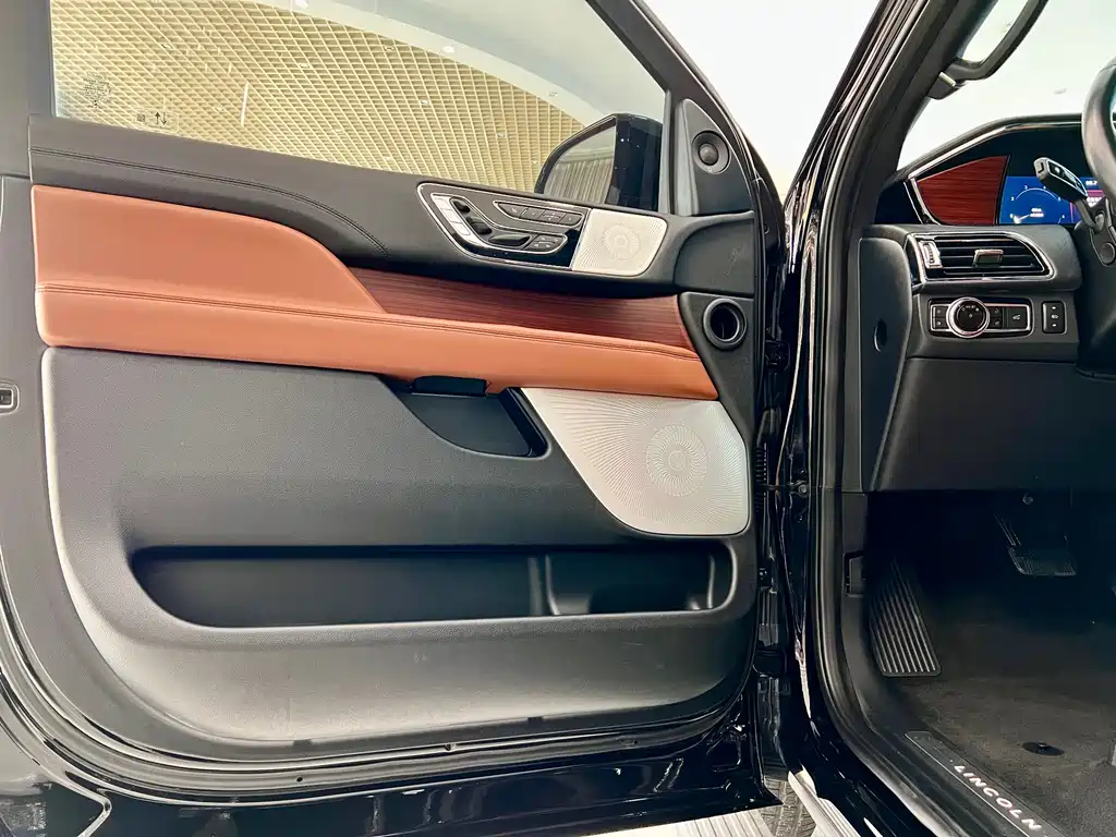 Navigator 2020 3.5T Honor Edition купить на сайте DeffCars