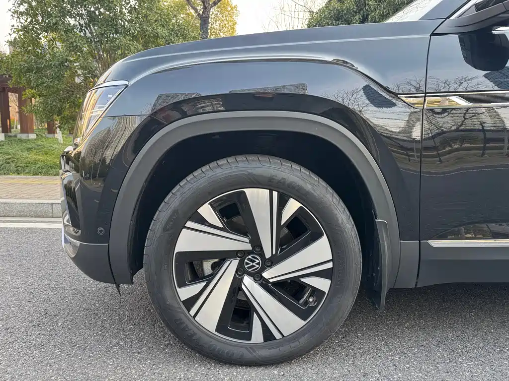 Touron 2024 380TSI four-wheel drive luxury version купить на сайте DeffCars