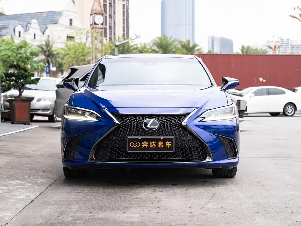 Lexus ES 2020 260 F SPORT купить на сайте DeffCars