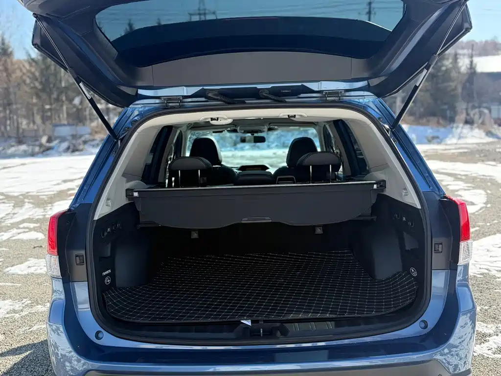 Forester 2022 2.0i AWD Deluxe Edition купить на сайте DeffCars