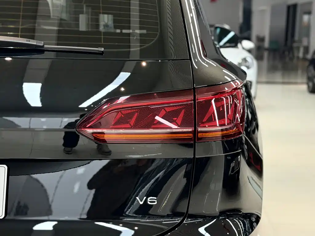 Touareg 2022 3.0TSI Ruixiang Edition Obsidian Sports Package купить на сайте DeffCars