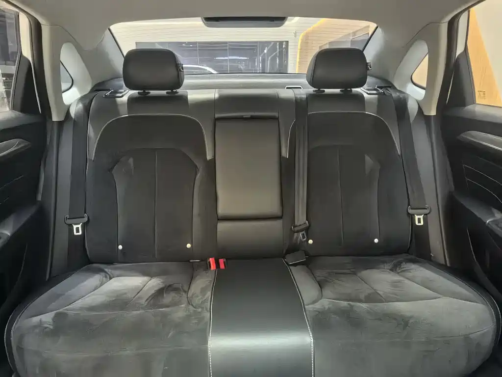 Roewe i6 New Energy 2019 PLUS 50T Internet Honor Smart Edition купить на сайте DeffCars