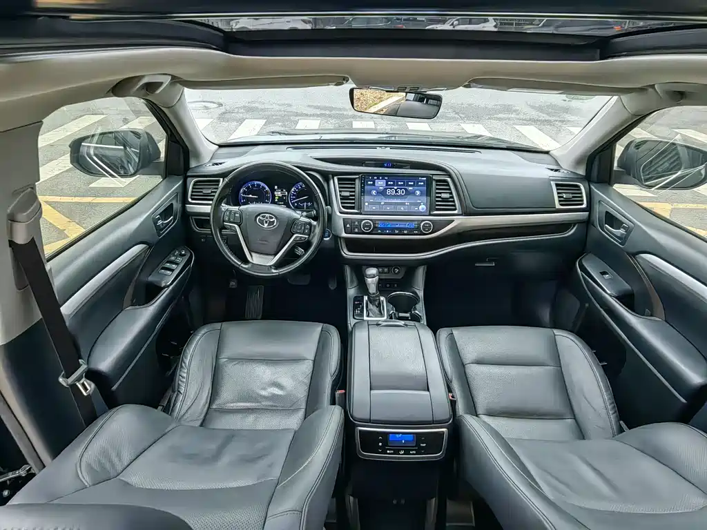 Highlander 2018 2.0T four-wheel drive luxury version 7 seats National V купить на сайте DeffCars