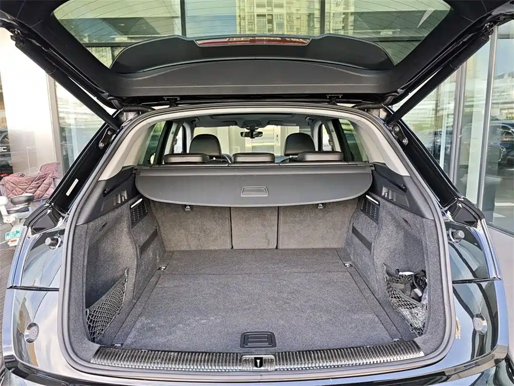 Audi Q5L 2020 40 TFSI enjoys fashionable style купить на сайте DeffCars