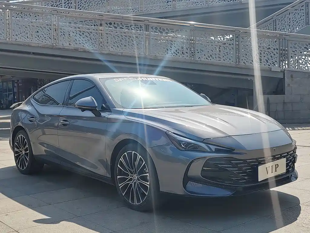 MG7 2023 2.0T Automatic Beauty Hunting Exclusive Edition купить на сайте DeffCars