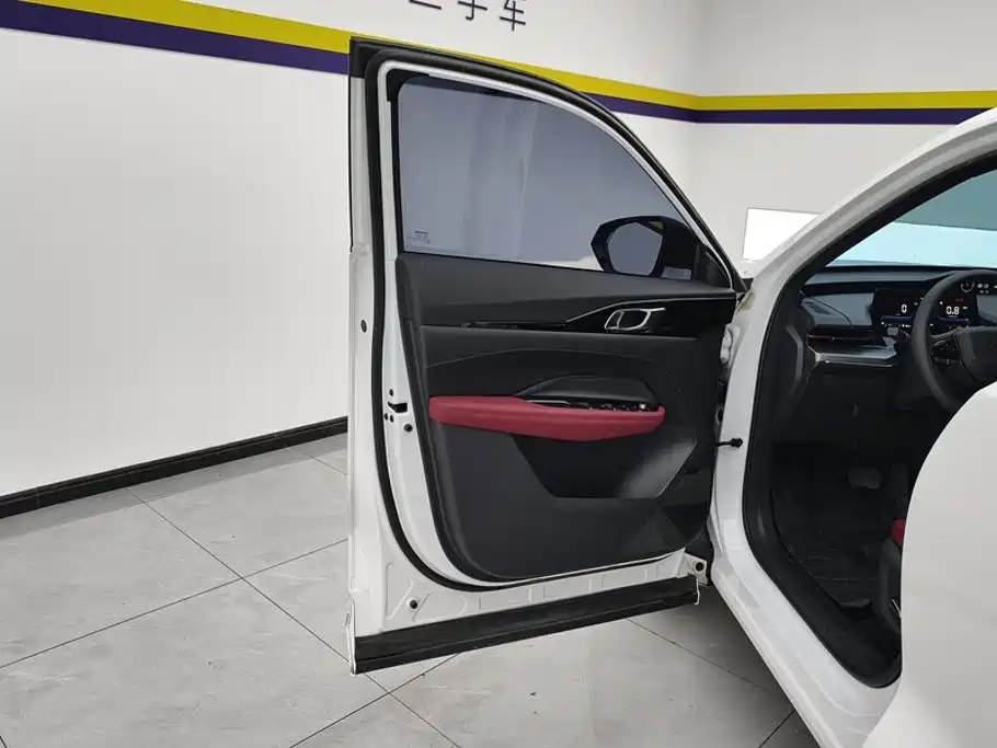 Changan Auchan Z6 2023 Blue Whale 1.5T DCT smart cool model купить на сайте DeffCars