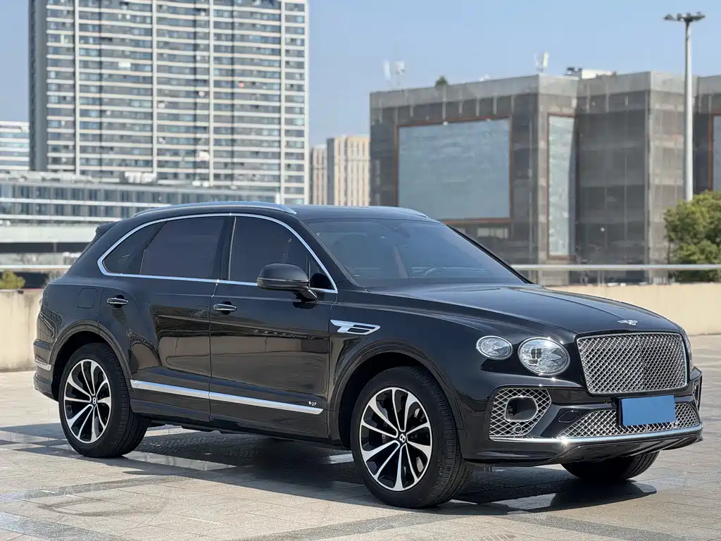 Bentayga 2022 4.0T V8 купить на сайте DeffCars