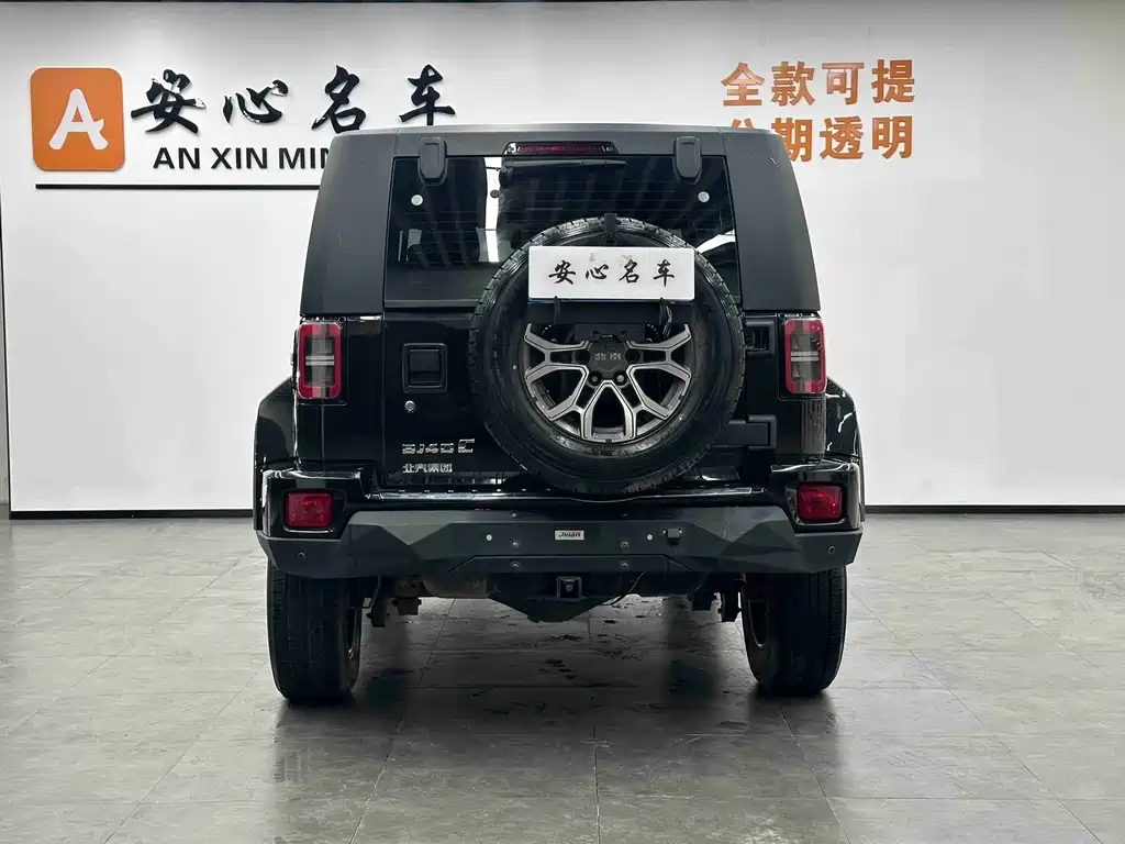Beijing off-road BJ40 2020 2.0T automatic four-wheel drive city hunter version knight type купить на сайте DeffCars