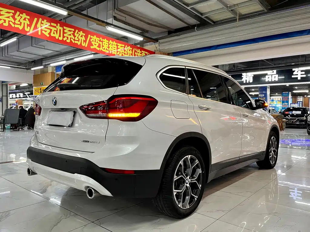 BMW X1 2021 sDrive25Li Leading Model купить на сайте DeffCars