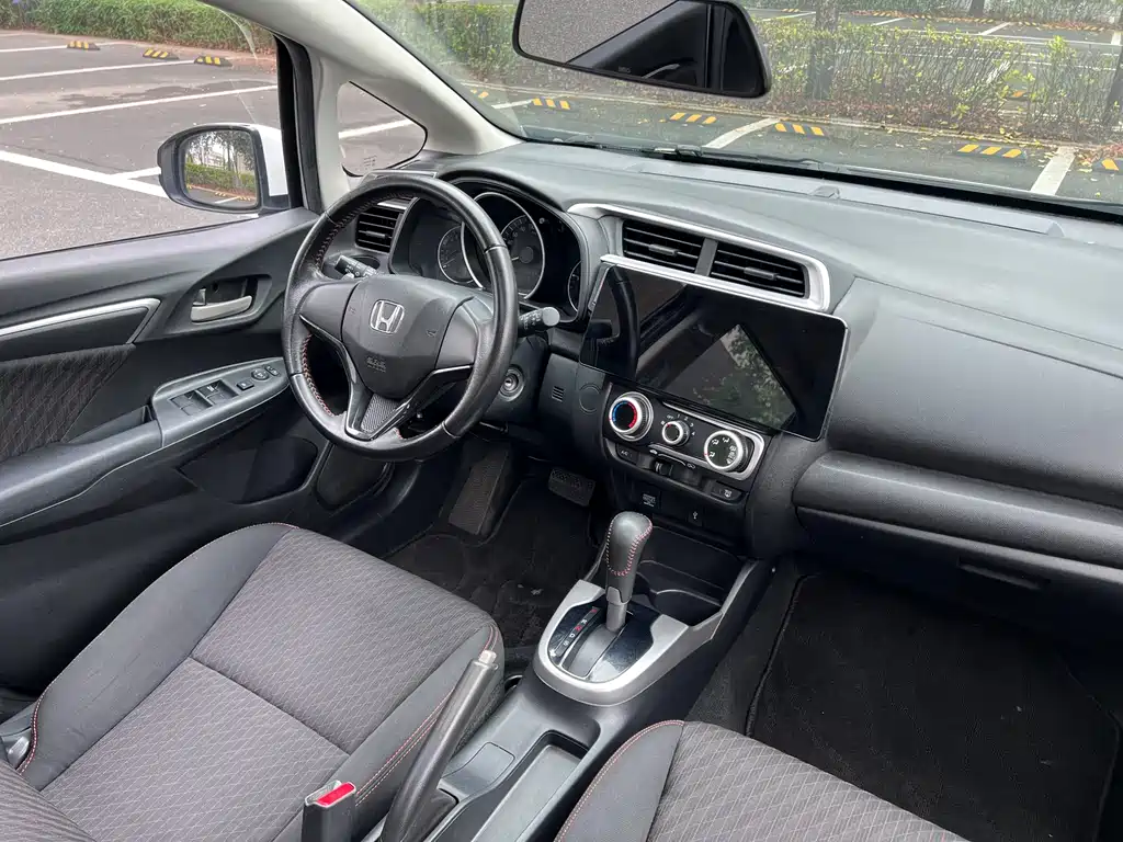 Fit 2018 1.5L CVT Trendy Running+ Edition купить на сайте DeffCars