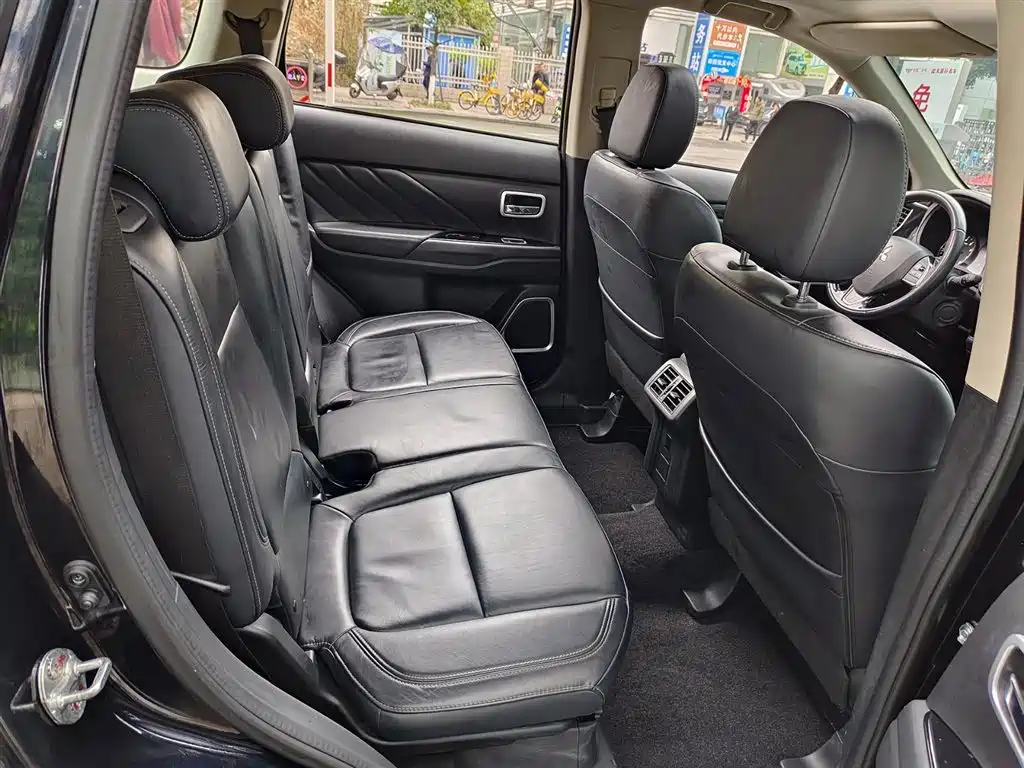 Outlander 2019 2.0L 2WD Enjoy Edition, 5 seats, National VI купить на сайте DeffCars