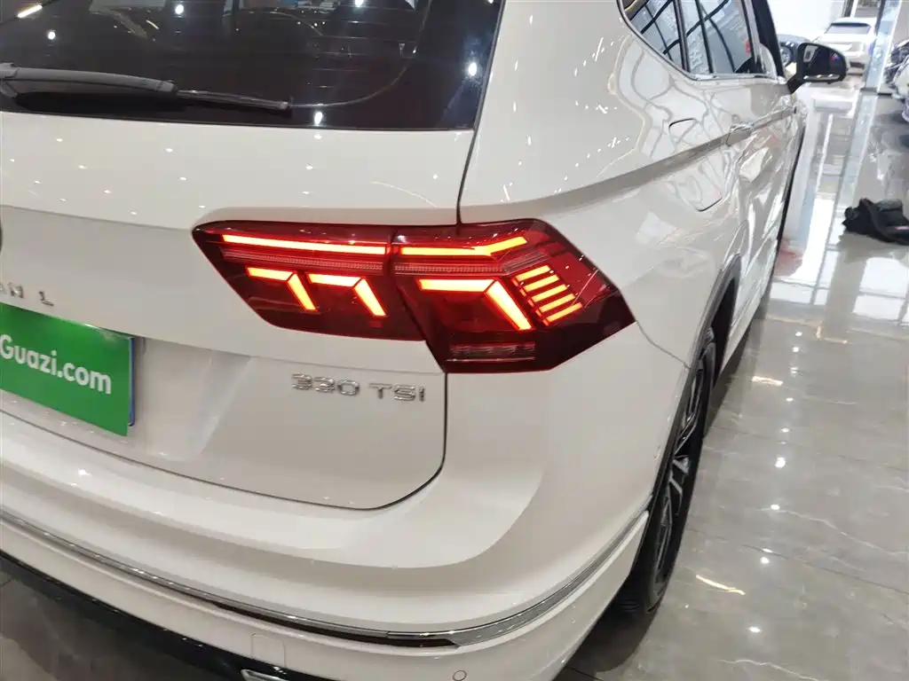 Tiguan L 2022 330TSI automatic two-wheel drive R-Line version купить на сайте DeffCars