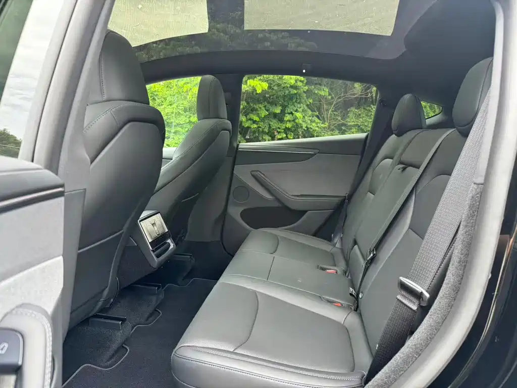 Model Y 2026 rear-wheel drive version купить на сайте DeffCars